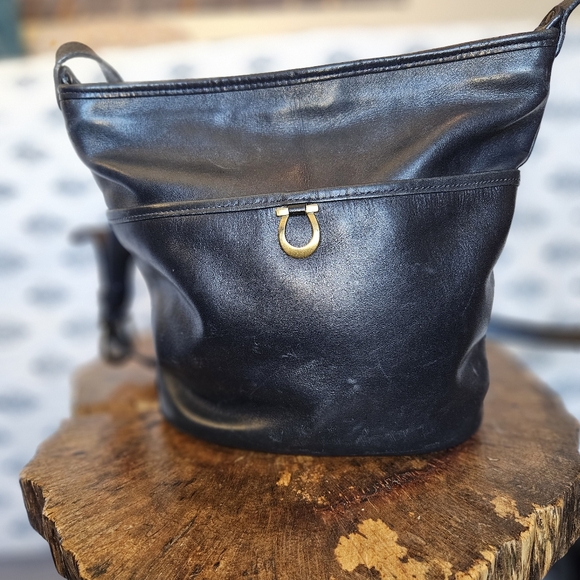 Etienne Aigner Vintage Black Leather Bucket Crossbody Medium Shoulder Bag - Picture 4 of 12